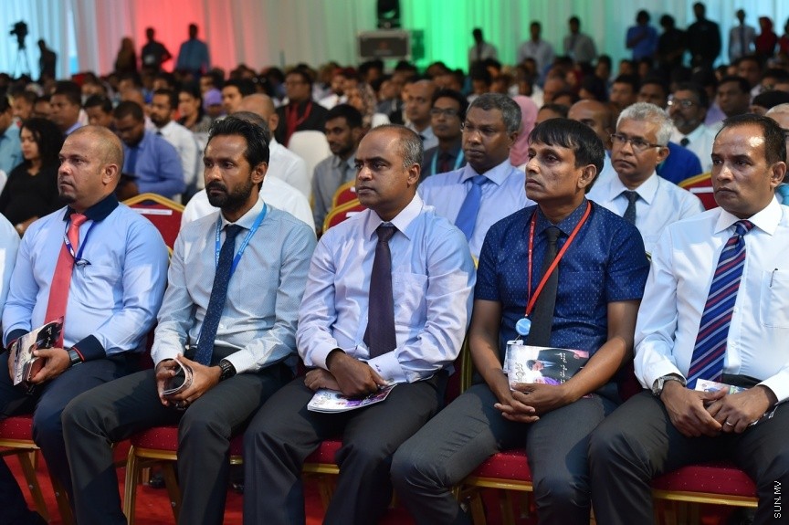 30 ޖެނުވަރީ: ނުކުޅެދުންތެރިކަން ހުންނަ 157 މީހަކަށް ސަރުކާރުގެ 18 ކުންފުންޏަކުން ވަޒީފާ ހަމަޖެއްސުމަށް މިއަދު ދަރުބާރުގޭގައި ބޭއްވި ރަސްމިއްޔާތުގެ ތެރެއިން---ފޮޓޯ/ ރައީސް އޮފީސް
