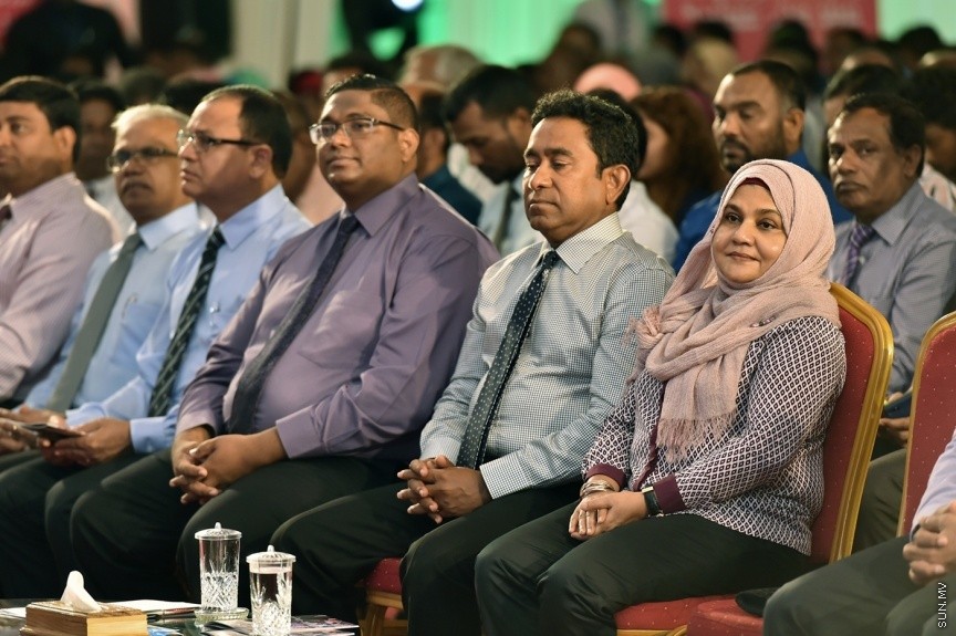 30 ޖެނުވަރީ: ނުކުޅެދުންތެރިކަން ހުންނަ 157 މީހަކަށް ސަރުކާރުގެ 18 ކުންފުންޏަކުން ވަޒީފާ ހަމަޖެއްސުމަށް މިއަދު ދަރުބާރުގޭގައި ބޭއްވި ރަސްމިއްޔާތުގެ ތެރެއިން---ފޮޓޯ/ ރައީސް އޮފީސް