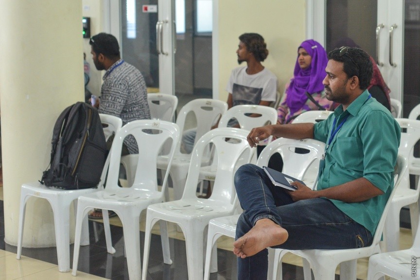4 ފެބްރުއަރީ 2017: މީޑިއާ ކައުންސިލްގެ ހުސްވެފައިވާ ގޮނޑިއައް މެމްބަރަކު އިންތިހާބް ކުރުން: 34 ވޯޓްގެ ތަފާތުން ބައި އިލެކްޝަން ކާމިޔާބު ކުރީ ރާއްޖެ ޓީވީގެ ނިއުސް ޑިރެކްޓަރ އަލީ ޔޫސުފް---ސަން ފޮޓޯ/ މުހައްމަދު އަފްރާހް