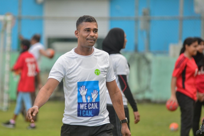 4 ފެބްރުއަރީ 2017: ދުނިޔޭގެ ކެންސަރު ދުވަސް ފާހަގަކުރުމަށް ކެންސަރ ސޮސައިޓީ އޮފް މޯލްޑިވްސްއިން ހެންވޭރު ދަނޑުގައި ކުރިޔަށް ގެންދިޔަ ހަރަކާތުގެ ތެރެއިން---ސަން ފޮޓޯ/ މުހައްމަދު އަފްރާހް
