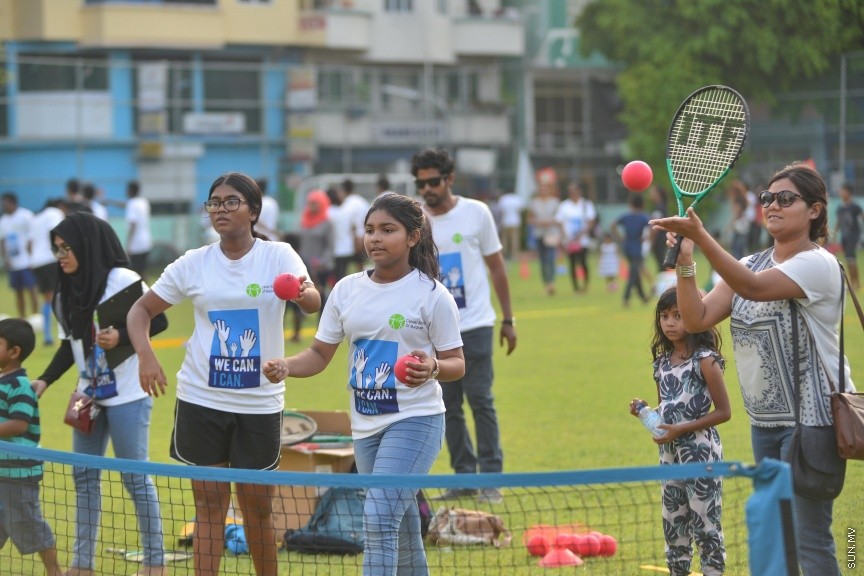 4 ފެބްރުއަރީ 2017: ދުނިޔޭގެ ކެންސަރު ދުވަސް ފާހަގަކުރުމަށް ކެންސަރ ސޮސައިޓީ އޮފް މޯލްޑިވްސްއިން ހެންވޭރު ދަނޑުގައި ކުރިޔަށް ގެންދިޔަ ހަރަކާތުގެ ތެރެއިން---ސަން ފޮޓޯ/ މުހައްމަދު އަފްރާހް