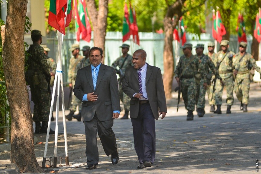 6 ފެބްރުއަރީ 2017: ރައްޔަތުން މަޖިލީސް މި އަހަރަށް ހުޅުވުމަށް ބޭއްވި ފުރަތަމަ ޖަލްސާގައި ރައީސް ޔާމިން ރިޔާސީ ބަޔާން އިއްވާ ދަރުބާރަށް ދައުލަތުގެ އިސްވެރިންނާއި ވަޒީރުންނާއި މަޖިލިސް މެމްބަރުން ވަޑައިގަންނަވަނީ----ސަން ފޮޓޯ/ މުހައްމަދު އަފްރާހް