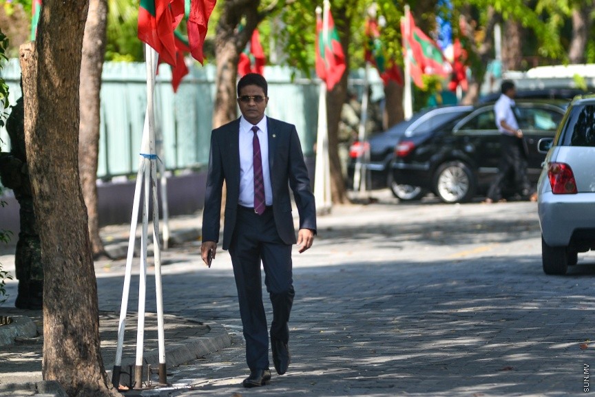 6 ފެބްރުއަރީ 2017: ރައްޔަތުން މަޖިލީސް މި އަހަރަށް ހުޅުވުމަށް ބޭއްވި ފުރަތަމަ ޖަލްސާގައި ރައީސް ޔާމިން ރިޔާސީ ބަޔާން އިއްވާ ދަރުބާރަށް ދައުލަތުގެ އިސްވެރިންނާއި ވަޒީރުންނާއި މަޖިލިސް މެމްބަރުން ވަޑައިގަންނަވަނީ----ސަން ފޮޓޯ/ މުހައްމަދު އަފްރާހް