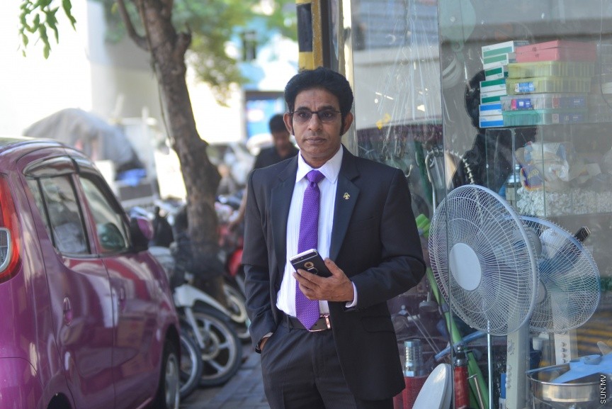 6 ފެބްރުއަރީ 2017: ރައްޔަތުން މަޖިލީސް މި އަހަރައް ހުޅުވުމަށް ބޭއްވި ފުރަތަމަ ޖަލްސާގައި ރައީސް ޔާމިން ރިޔާސީ ބަޔާން އިއްވާ ދަރުބާރަށް ދައުލަތުގެ އިސްވެރިންނާއި ވަޒީރުންނާއި މަޖިލިސް މެމްބަރުން ވަޑައިގަންނަވަނީ----ސަން ފޮޓޯ/ މުހައްމަދު އަފްރާހް