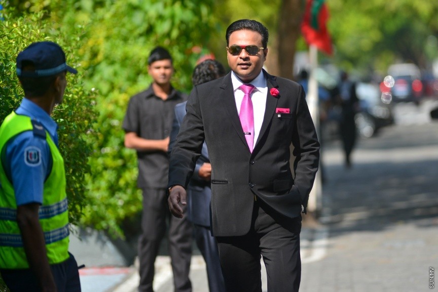 6 ފެބްރުއަރީ 2017: ރައްޔަތުން މަޖިލީސް މި އަހަރައް ހުޅުވުމަށް ބޭއްވި ފުރަތަމަ ޖަލްސާގައި ރައީސް ޔާމިން ރިޔާސީ ބަޔާން އިއްވާ ދަރުބާރަށް ދައުލަތުގެ އިސްވެރިންނާއި ވަޒީރުންނާއި މަޖިލިސް މެމްބަރުން ވަޑައިގަންނަވަނީ----ސަން ފޮޓޯ/ މުހައްމަދު އަފްރާހް