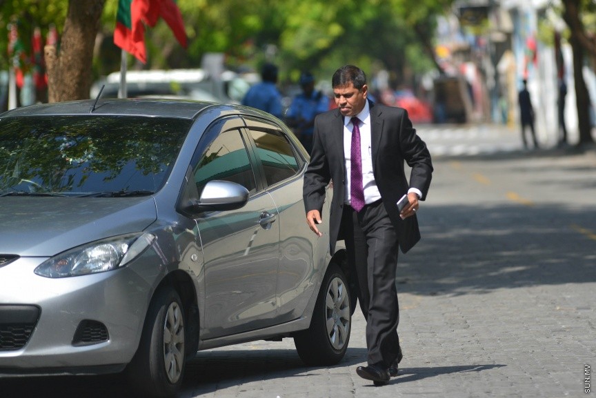 6 ފެބްރުއަރީ 2017: ރައްޔަތުން މަޖިލީސް މި އަހަރަށް ހުޅުވުމަށް ބޭއްވި ފުރަތަމަ ޖަލްސާގައި ރައީސް ޔާމިން ރިޔާސީ ބަޔާން އިއްވާ ދަރުބާރަށް ދައުލަތުގެ އިސްވެރިންނާއި ވަޒީރުންނާއި މަޖިލިސް މެމްބަރުން ވަޑައިގަންނަވަނީ----ސަން ފޮޓޯ/ މުހައްމަދު އަފްރާހް