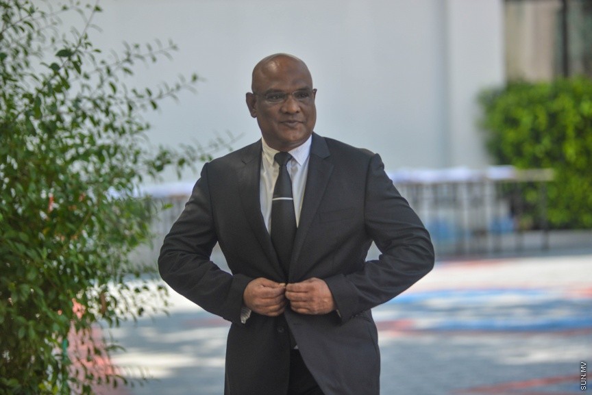 6 ފެބްރުއަރީ 2017: ރައްޔަތުން މަޖިލީސް މި އަހަރަށް ހުޅުވުމަށް ބޭއްވި ފުރަތަމަ ޖަލްސާގައި ރައީސް ޔާމިން ރިޔާސީ ބަޔާން އިއްވެވި ދަރުބާރު ނިންމުމައްފަހު ދައުލަތުގެ އިސްވެރިންނާއި ވަޒީރުންނާއި މަޖިލިސް މެމްބަރުން ވަޑައިގަންނަވަނީ----ސަން ފޮޓޯ/ މުހައްމަދު އަފްރާހް