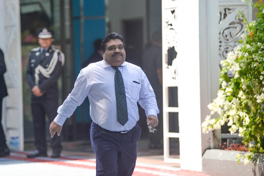 6 ފެބްރުއަރީ 2017: ރައްޔަތުން މަޖިލީސް މި އަހަރަށް ހުޅުވުމަށް ބޭއްވި ފުރަތަމަ ޖަލްސާގައި ރައީސް ޔާމިން ރިޔާސީ ބަޔާން އިއްވެވި ދަރުބާރު ނިންމުމައްފަހު ދައުލަތުގެ އިސްވެރިންނާއި ވަޒީރުންނާއި މަޖިލިސް މެމްބަރުން ވަޑައިގަންނަވަނީ----ސަން ފޮޓޯ/ މުހައްމަދު އަފްރާހް