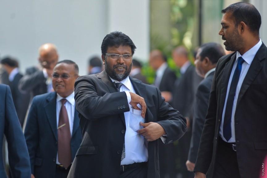 6 ފެބްރުއަރީ 2017: ރައްޔަތުން މަޖިލީސް މި އަހަރަށް ހުޅުވުމަށް ބޭއްވި ފުރަތަމަ ޖަލްސާގައި ރައީސް ޔާމިން ރިޔާސީ ބަޔާން އިއްވެވި ދަރުބާރު ނިންމުމައްފަހު ދައުލަތުގެ އިސްވެރިންނާއި ވަޒީރުންނާއި މަޖިލިސް މެމްބަރުން ވަޑައިގަންނަވަނީ----ސަން ފޮޓޯ/ މުހައްމަދު އަފްރާހް