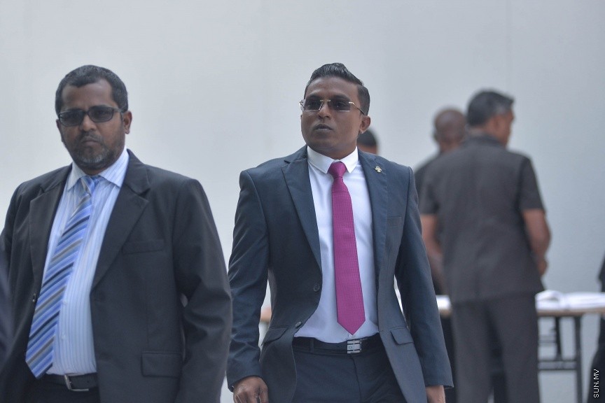 6 ފެބްރުއަރީ 2017: ރައްޔަތުން މަޖިލީސް މި އަހަރަށް ހުޅުވުމަށް ބޭއްވި ފުރަތަމަ ޖަލްސާގައި ރައީސް ޔާމިން ރިޔާސީ ބަޔާން އިއްވެވި ދަރުބާރު ނިންމުމައްފަހު ދައުލަތުގެ އިސްވެރިންނާއި ވަޒީރުންނާއި މަޖިލިސް މެމްބަރުން ވަޑައިގަންނަވަނީ----ސަން ފޮޓޯ/ މުހައްމަދު އަފްރާހް