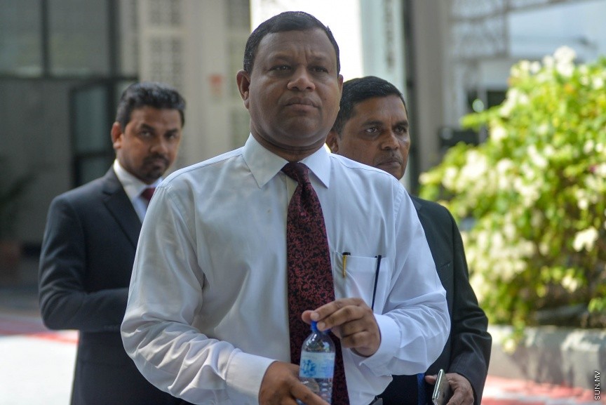6 ފެބްރުއަރީ 2017: ރައްޔަތުން މަޖިލީސް މި އަހަރަށް ހުޅުވުމަށް ބޭއްވި ފުރަތަމަ ޖަލްސާގައި ރައީސް ޔާމިން ރިޔާސީ ބަޔާން އިއްވެވި ދަރުބާރު ނިންމުމައްފަހު ދައުލަތުގެ އިސްވެރިންނާއި ވަޒީރުންނާއި މަޖިލިސް މެމްބަރުން ވަޑައިގަންނަވަނީ----ސަން ފޮޓޯ/ މުހައްމަދު އަފްރާހް