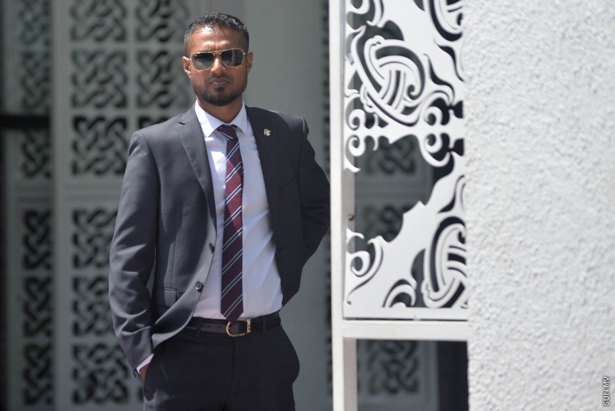 6 ފެބްރުއަރީ 2017: ރައްޔަތުން މަޖިލީސް މި އަހަރަށް ހުޅުވުމަށް ބޭއްވި ފުރަތަމަ ޖަލްސާގައި ރައީސް ޔާމިން ރިޔާސީ ބަޔާން އިއްވެވި ދަރުބާރު ނިންމުމައްފަހު ދައުލަތުގެ އިސްވެރިންނާއި ވަޒީރުންނާއި މަޖިލިސް މެމްބަރުން ވަޑައިގަންނަވަނީ----ސަން ފޮޓޯ/ މުހައްމަދު އަފްރާހް