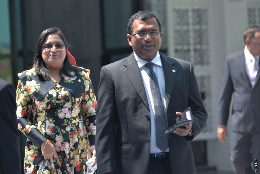 6 ފެބްރުއަރީ 2017: ރައްޔަތުން މަޖިލީސް މި އަހަރަށް ހުޅުވުމަށް ބޭއްވި ފުރަތަމަ ޖަލްސާގައި ރައީސް ޔާމިން ރިޔާސީ ބަޔާން އިއްވެވި ދަރުބާރު ނިންމުމައްފަހު ދައުލަތުގެ އިސްވެރިންނާއި ވަޒީރުންނާއި މަޖިލިސް މެމްބަރުން ވަޑައިގަންނަވަނީ----ސަން ފޮޓޯ/ މުހައްމަދު އަފްރާހް