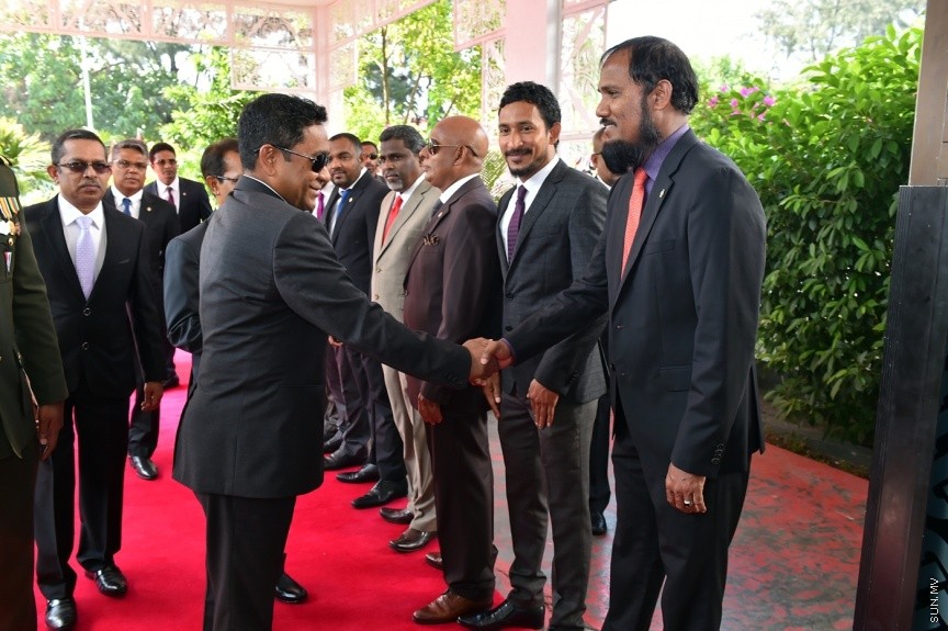 6 ފެބްރުއަރީ 2017: ރައްޔަތުން މަޖިލީސް މި އަހަރަށް ހުޅުވުމަށް ބޭއްވި ފުރަތަމަ ޖަލްސާގައި ރިޔާސީ ބަޔާން އިއްވެވުމަށް ރައީސް ޔާމިން ދަރުބާރުގެއަށް ވަޑައިގަންނަވަނީ--- ފޮޓޯ/ ރައީސް އޮފީސް