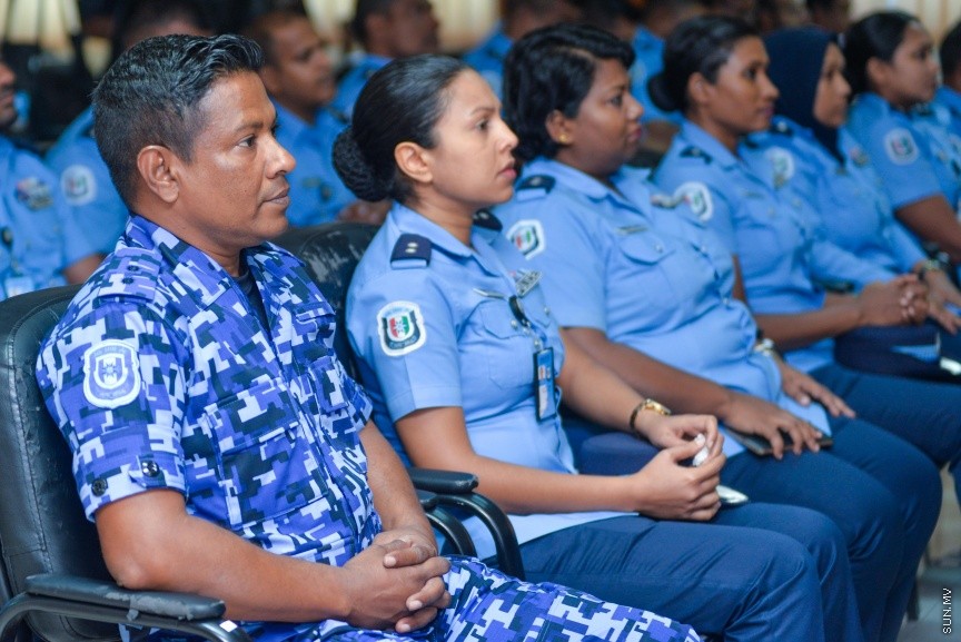 7 ފެބްރުއަރީ 2017: ސެކެކިއުރިޓީ ގާޑުން ތަމްރީުކުރުމަށް އާންމުންނަށް ހުޅުވާލައިގެން  ފުލުހުން ކޯހެއްފެށުމުގެ ގޮތުން ބޭއްވި ރަސްމިއްޔާތުގެ ތެރެއިން---ސަން ފޮޓޯ/ މުހައްމަދު އަފްރާހް