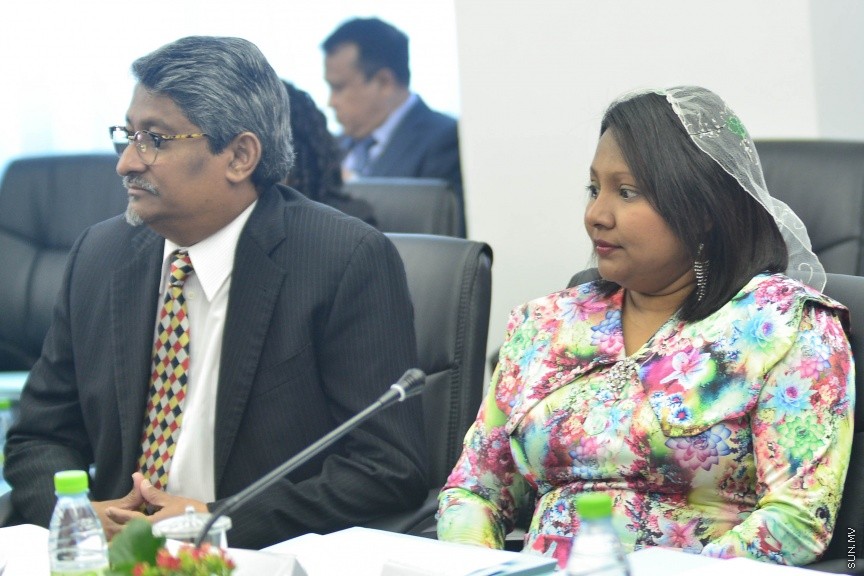 9 ފެބްރުއަރީ 2017: ސްރީލަންކާ އަދި ދިވެހިރާއްޖޭގެ ޖޮއިންޓް ކޮމިޝަނުގެ ތިންވަނަ ބައްދަލުވުން: މި ބައްދަލުވުމުގައި ބައިވެރިވެވަޑައިގަތުމަށް ލަންކާގެ ފޮރިން މިނިސްޓަރު މަންގަލަ ސަމަރަވީރަ ރާއްޖެ ވަޑައިގެންނެވި --ސަން ފޮޓޯ/ މުހައްމަދު އަފްރާހް