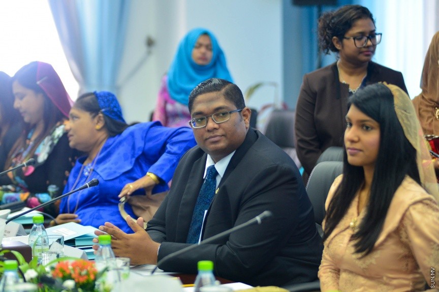 9 ފެބްރުއަރީ 2017: ސްރީލަންކާ އަދި ދިވެހިރާއްޖޭގެ ޖޮއިންޓް ކޮމިޝަނުގެ ތިންވަނަ ބައްދަލުވުން: މި ބައްދަލުވުމުގައި ބައިވެރިވެވަޑައިގަތުމަށް ލަންކާގެ ފޮރިން މިނިސްޓަރު މަންގަލަ ސަމަރަވީރަ ރާއްޖެ ވަޑައިގެންނެވި --ސަން ފޮޓޯ/ މުހައްމަދު އަފްރާހް