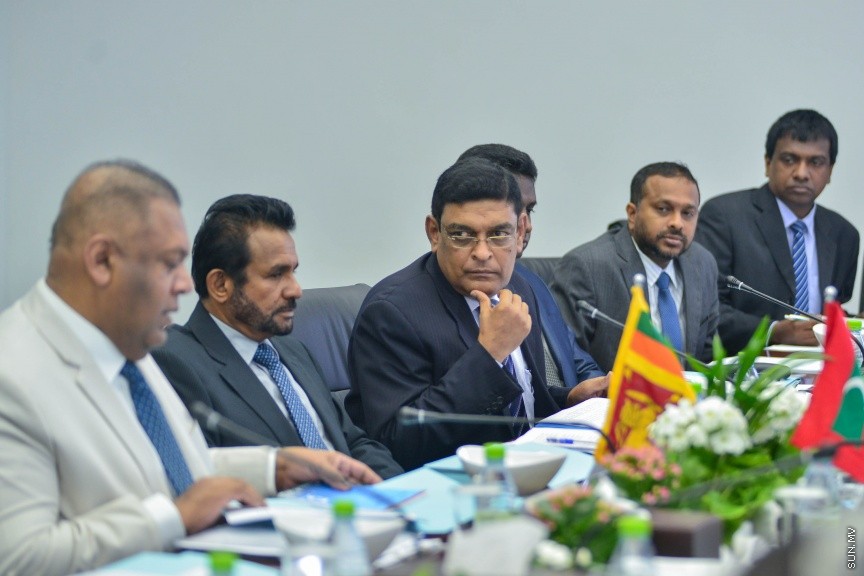 9 ފެބްރުއަރީ 2017: ސްރީލަންކާ އަދި ދިވެހިރާއްޖޭގެ ޖޮއިންޓް ކޮމިޝަނުގެ ތިންވަނަ ބައްދަލުވުން: މި ބައްދަލުވުމުގައި ބައިވެރިވެވަޑައިގަތުމަށް ލަންކާގެ ފޮރިން މިނިސްޓަރު މަންގަލަ ސަމަރަވީރަ ރާއްޖެ ވަޑައިގެންނެވި --ސަން ފޮޓޯ/ މުހައްމަދު އަފްރާހް