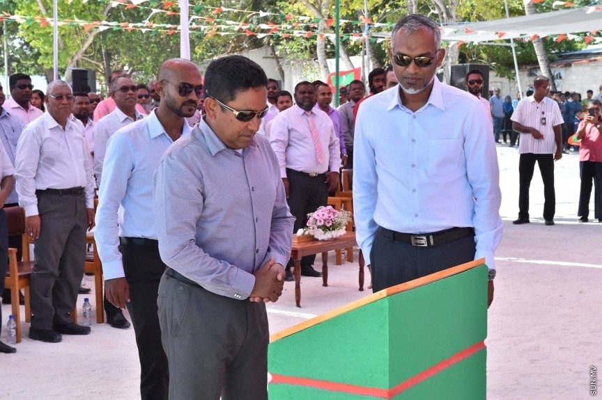  13 ފެބްރުއަރީ 2017: ކ. ތުލުސްދޫގެ ބިން ހިއްކުމުގެ މަޝްރޫޢު ނިންމުމުގެ ރަސްމިއްޔާތުގެ ތެެރެއިން--ފޮޓޯ/ ރައީސް އޮފީސް