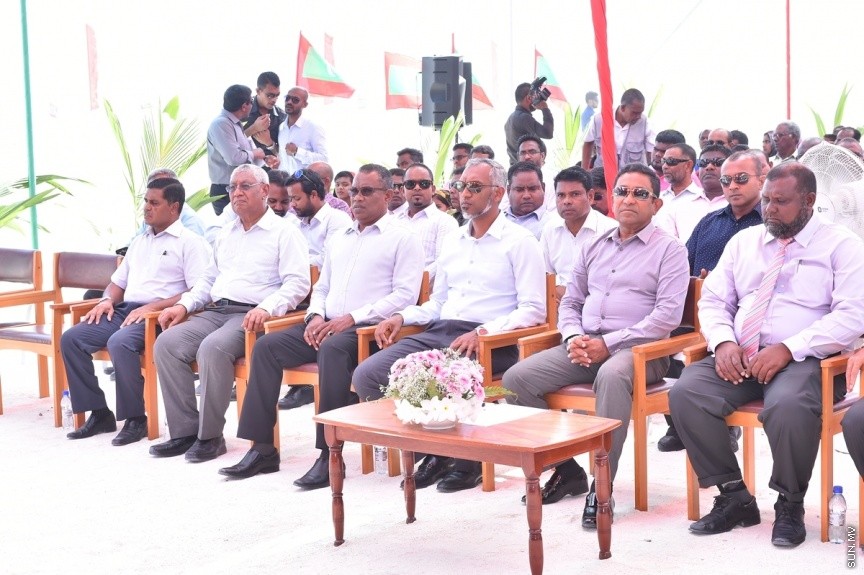  13 ފެބްރުއަރީ 2017: ކ. ތުލުސްދޫގެ ބިން ހިއްކުމުގެ މަޝްރޫޢު ނިންމުމުގެ ރަސްމިއްޔާތުގެ ތެެރެއިން--ފޮޓޯ/ ރައީސް އޮފީސް
