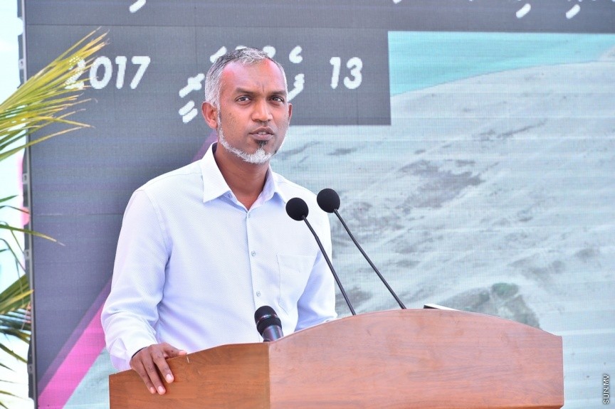  13 ފެބްރުއަރީ 2017: ކ. ތުލުސްދޫގެ ބިން ހިއްކުމުގެ މަޝްރޫޢު ނިންމުމުގެ ރަސްމިއްޔާތުގެ ތެެރެއިން--ފޮޓޯ/ ރައީސް އޮފީސް