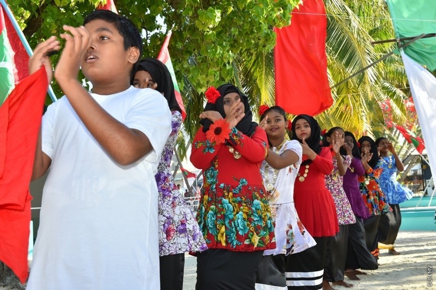 13 ފެބްރުއަރީ 2017: ހިންމަފުށީ ބިން ހިއްކުމުގެ މަޝްރޫޢުގެ ނިމުން ފާހަގަ ކުރުން--- ފޮޓޯ/ ރައީސް އޮފީސް