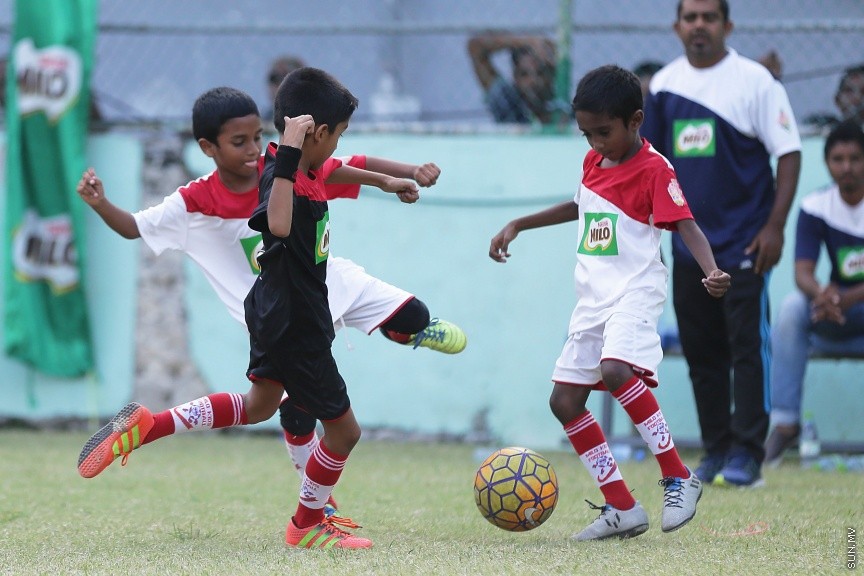 ފެބްރުއަރީ 17، 2017: ސޮކަ ވެޓަރަންސް އެސޯސިއޭޝަން އޮފް މޯލްޑިވްސް އިން އިންތިޒާމްކޮށްގެން ކުރިއަށް ގެންދާ މައިލޯ ކިޑްސް ފިއެސްޓާ ފުޓްބޯލް މުބާރާތުގެ ތެރެއިން -- ސަން ފޮޓޯ/ ފަޔާޒު މޫސާ