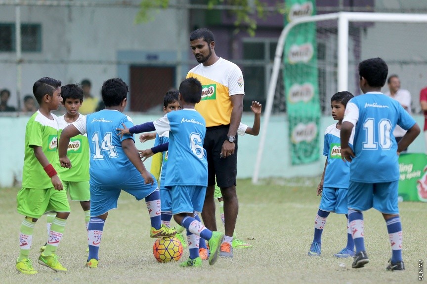 ފެބްރުއަރީ 17، 2017: ސޮކަ ވެޓަރަންސް އެސޯސިއޭޝަން އޮފް މޯލްޑިވްސް އިން އިންތިޒާމްކޮށްގެން ކުރިއަށް ގެންދާ މައިލޯ ކިޑްސް ފިއެސްޓާ ފުޓްބޯލް މުބާރާތުގެ ތެރެއިން -- ސަން ފޮޓޯ/ ފަޔާޒު މޫސާ