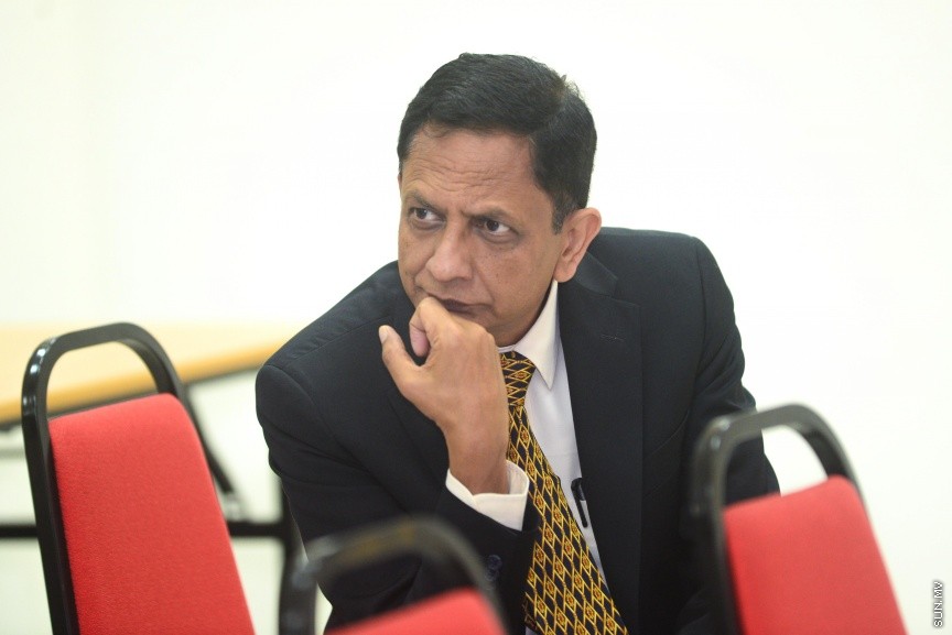 20 ފެބްރުއަރީ 2017:  މިނިވަން ވިޔަފާރީގެ އެއްބަސްވުންތަކާ ބެހޭ ގޮތުން ސަރުކާރުގެ އެކިއެކި މުއައްސަސާތަކާއި ކުންފުނިތަކަށް މައުލޫމާތު ދިނުމަށް ވޯލްޑް ޓްރޭޑް އޯގަނައިޒޭޝަން (ޑަބްލިއުޓީއޯ)އާ އެކު މިއަދު ކަސްޓަމްސް ބިލްޑިންގުގައި ފެށި ދެ ދުވަހުގެ ވޯކްޝޮޕް ފެއްޓުމުގެގޮތުން  ބޭއްވި ރަސްމިއްޔާތުގެ  ތެރެއިން---ސަން ފޮޓޯ: މުހައްމަދު އަފްރާހް