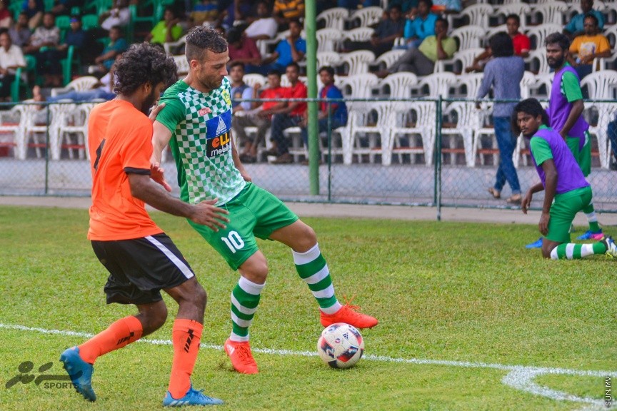 24 ފެބްރުއަރީ: މާލޭ ލީގުގެ ފުރަތަމަ މެޗުގައި ކްލަބު އީގަލްސް އާއި މާޒިޔާ ސްޕޯޓްސް އެންޑް ރެކްރިއޭޝަން ބައްދަލު ކުރި މެޗުގެ ތެރެއިން: 1- 0 ގެ ނަތީޖާ އަކުން އެ މެޗު ކާމިޔާބް ކުރީ މާޒިޔާ---ސަން ފޮޓޯ/ މުހައްމަދު އަފްރާހް