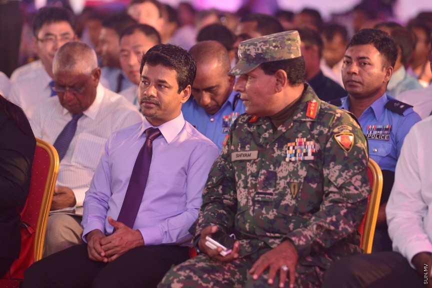 ފެބްރުއަރީ 27، 2017: ވެލާނާ އިންޓަނޭޝަނަލް އެއާޕޯޓުގައި ތަރައްގީ ކުރާ އާ ރަންވޭ އެޅުމުގެ އަމަލީ މަސައްކަތް ރަސްމީކޮށް ފެށުމަށް ވެލާނާ އިންޓަނޭޝަނަލް އެއާޕޯޓުގެ އާ ރަންވޭ ހަދާ ސަރަހައްދުގައި ބޭއްވި ރަސްމިއްޔާތުގެ ތެރެއިން -- ސަން ފޮޓޯ/ ފަޔާޒު މޫސާ
