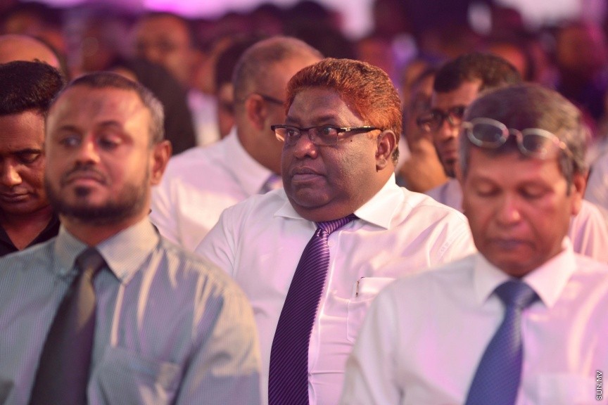 ފެބްރުއަރީ 27، 2017: ވެލާނާ އިންޓަނޭޝަނަލް އެއާޕޯޓުގައި ތަރައްގީ ކުރާ އާ ރަންވޭ އެޅުމުގެ އަމަލީ މަސައްކަތް ރަސްމީކޮށް ފެށުމަށް ވެލާނާ އިންޓަނޭޝަނަލް އެއާޕޯޓުގެ އާ ރަންވޭ ހަދާ ސަރަހައްދުގައި ބޭއްވި ރަސްމިއްޔާތުގެ ތެރެއިން -- ސަން ފޮޓޯ/ ފަޔާޒު މޫސާ