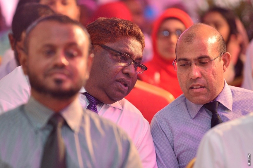 ފެބްރުއަރީ 27، 2017: ވެލާނާ އިންޓަނޭޝަނަލް އެއާޕޯޓުގައި ތަރައްގީ ކުރާ އާ ރަންވޭ އެޅުމުގެ އަމަލީ މަސައްކަތް ރަސްމީކޮށް ފެށުމަށް ވެލާނާ އިންޓަނޭޝަނަލް އެއާޕޯޓުގެ އާ ރަންވޭ ހަދާ ސަރަހައްދުގައި ބޭއްވި ރަސްމިއްޔާތުގެ ތެރެއިން -- ސަން ފޮޓޯ/ ފަޔާޒު މޫސާ