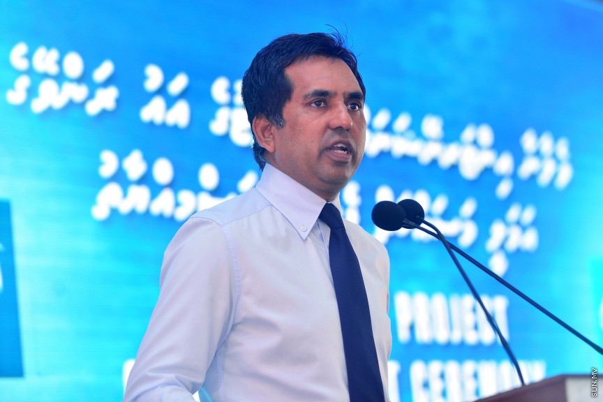ފެބްރުއަރީ 27، 2017: ވެލާނާ އިންޓަނޭޝަނަލް އެއާޕޯޓުގައި ތަރައްގީ ކުރާ އާ ރަންވޭ އެޅުމުގެ އަމަލީ މަސައްކަތް ރަސްމީކޮށް ފެށުމަށް ވެލާނާ އިންޓަނޭޝަނަލް އެއާޕޯޓުގެ އާ ރަންވޭ ހަދާ ސަރަހައްދުގައި ބޭއްވި ރަސްމިއްޔާތުގެ ތެރެއިން -- ސަން ފޮޓޯ/ ފަޔާޒު މޫސާ