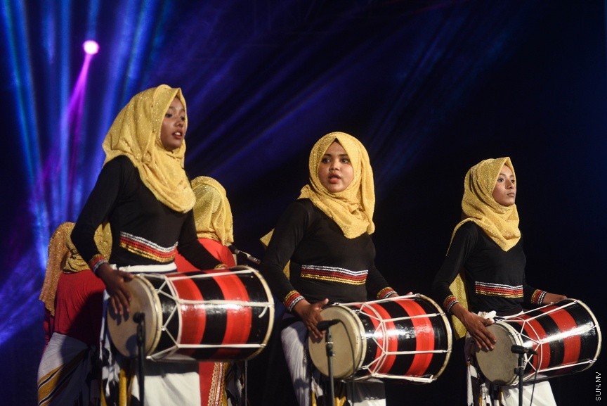 27 ފެބްރުއަރީ 2017: ހީވާގި ކަނބަލުން އެކްސްޕޯގެ ތެރެއިން މިރޭ ކުރިޔަށްދިއަ މިއުޒިކް ޝޯ---ސަން ފޮޓޯ/ މުހައްމަދު އަފްރާހް