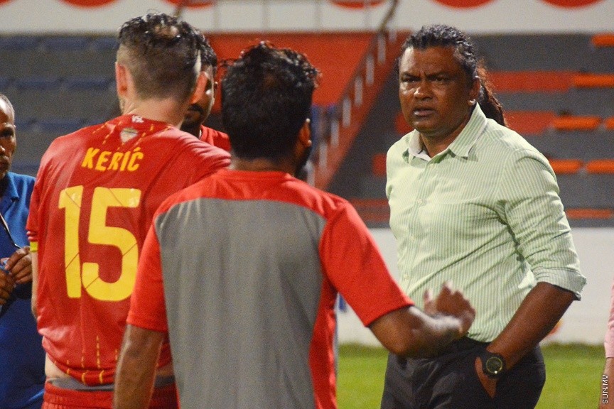 މާޗް 3، 2017: މާލޭ ލީގުގައި ނިއު ރޭޑިއަންޓް ސްޕޯޓްސް ކްލަބާއި ވިކްޓަރީ ސްޕޯޓްސް ކްލަބު ބައްދަލުކުރި މެޗުގެ ތެރެއިން -- ސަން ފޮޓޯ/ ފަޔާޒު މޫސާ