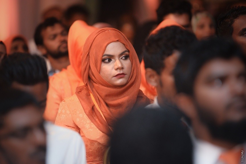 05 މާޗް 2017: އެމްޑީއޭގެ ފަރާތުން ލޯކަލް ކައުންސިލް އިންތިހާބަށް ކުރިމަތިލާ ކެނޑިޑޭޓުން ތައާރަފް ކުރުމަށް މިރޭ ދަރުބާރުގޭގައި ބޭއްވި ޖަލްސާގެ ތެރެއިން --- ސަންފޮޓޯ/ މުހައްމަދު އަފްރާހް