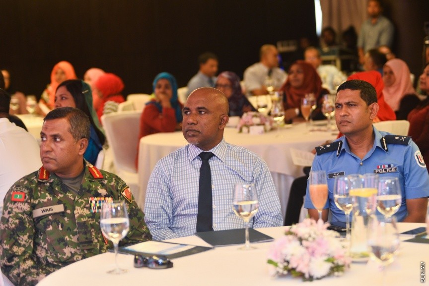  07 މާޗް 2017: ޓީޗަރުން އިނގިރޭސި ފެންވަރު މަތިކުރުމުގެ ތަމްރީނު ޕްރޮގުރާމް ފެށުމަށް މިއަދު ހޮޓެލްޖެންގައި ބޭއްވި ރަސްމިއްޔާތުގެ ތެރެއިން---ސަން ފޮޓޯ/ މުހައްމަދު އަފްރާހް