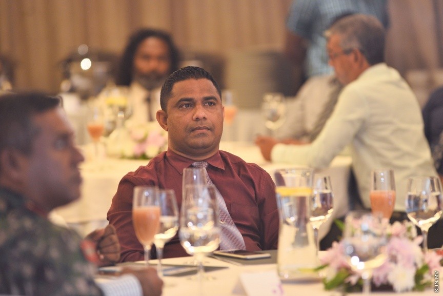  07 މާޗް 2017: ޓީޗަރުން އިނގިރޭސި ފެންވަރު މަތިކުރުމުގެ ތަމްރީނު ޕްރޮގުރާމް ފެށުމަށް މިއަދު ހޮޓެލްޖެންގައި ބޭއްވި ރަސްމިއްޔާތުގެ ތެރެއިން---ސަން ފޮޓޯ/ މުހައްމަދު އަފްރާހް