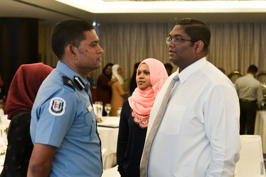  07 މާޗް 2017: ޓީޗަރުން އިނގިރޭސި ފެންވަރު މަތިކުރުމުގެ ތަމްރީނު ޕްރޮގުރާމް ފެށުމަށް މިއަދު ހޮޓެލްޖެންގައި ބޭއްވި ރަސްމިއްޔާތުގެ ތެރެއިން---ސަން ފޮޓޯ/ މުހައްމަދު އަފްރާހް