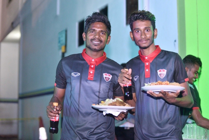 މާޗް 7، 2017: ޝެއިޚް ކަމާލް އިންޓަނޭޝަނަލް ކްލަބު ކަޕް ޓީސީއިން ކާމިޔާބު ކުރުމާ ގުޅިގެން އެފްއޭމް ކުރިމަތީގައި އެ އިދާރާއިން އިންތިޒާމް ކޮށްގެން ބޭއްވި ހާއްސަ ހަފްލާގެ ތެރެއިން  -- ސަން ފޮޓޯ/ ފަޔާޒު މޫސާ