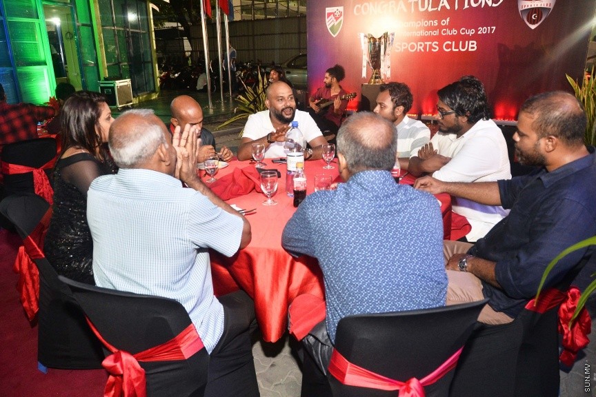 މާޗް 7، 2017: ޝެއިޚް ކަމާލް އިންޓަނޭޝަނަލް ކްލަބު ކަޕް ޓީސީއިން ކާމިޔާބު ކުރުމާ ގުޅިގެން އެފްއޭމް ކުރިމަތީގައި އެ އިދާރާއިން އިންތިޒާމް ކޮށްގެން ބޭއްވި ހާއްސަ ހަފްލާގެ ތެރެއިން  -- ސަން ފޮޓޯ/ ފަޔާޒު މޫސާ