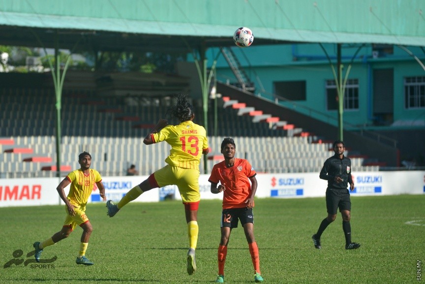  10 މާޗް 2017: މާލޭ ލީގުގައި މިއަދު ވިކްޓަރީ ސުޕޯޓްސްކުލަބް އާއި ކުލަބް އީގަލްސް ބައްދަލުކުރި މެޗުގެތެރެއިން---ސަން ފޮޓޯ/ މުހައްމަދު އަފްރާހް 