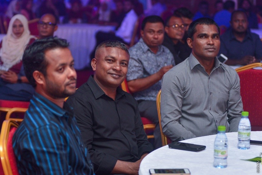 10 މާޗް 2017: ހައުސިން މިނިސްޓަރީގެ ސްޓާފް ނައިޓްގެތެރެއިން--- ސަން ފޮޓޯ/ މުހައްމަދު އަފްރާހް