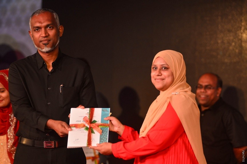 10 މާޗް 2017: ހައުސިން މިނިސްޓަރީގެ ސްޓާފް ނައިޓްގެތެރެއިން--- ސަން ފޮޓޯ/ މުހައްމަދު އަފްރާހް
