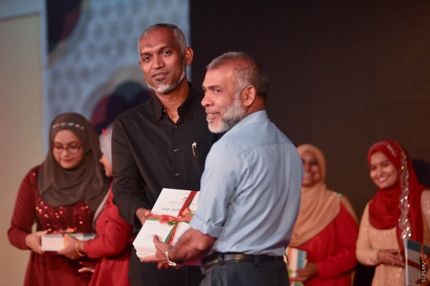 10 މާޗް 2017: ހައުސިން މިނިސްޓަރީގެ ސްޓާފް ނައިޓްގެތެރެއިން--- ސަން ފޮޓޯ/ މުހައްމަދު އަފްރާހް