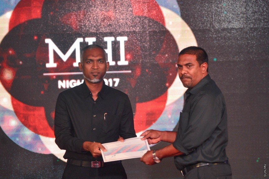 10 މާޗް 2017: ހައުސިން މިނިސްޓަރީގެ ސްޓާފް ނައިޓްގެތެރެއިން--- ސަން ފޮޓޯ/ މުހައްމަދު އަފްރާހް
