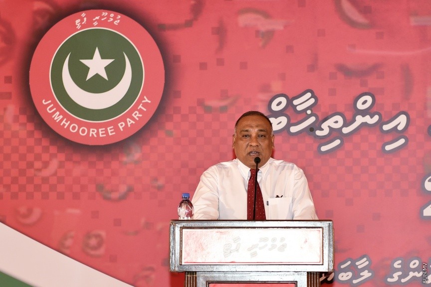 މާޗް 19، 2017: ލޯކަލް ކައުންސިލް އިންތިހާބުގައި ޖުމްހޫރީ ޕާޓީގެ ފަރާތުން ވާދަކުރާ  މެމްބަރުންނަށް ޓިކެޓް ހަވާލުކުރުމަށް ކުނޫޒް ގައި ބޭއްވި ޖަލްސާގެ ތެރެއިން -- ސަން ފޮޓޯ/ ފަޔާޒު މޫސާ