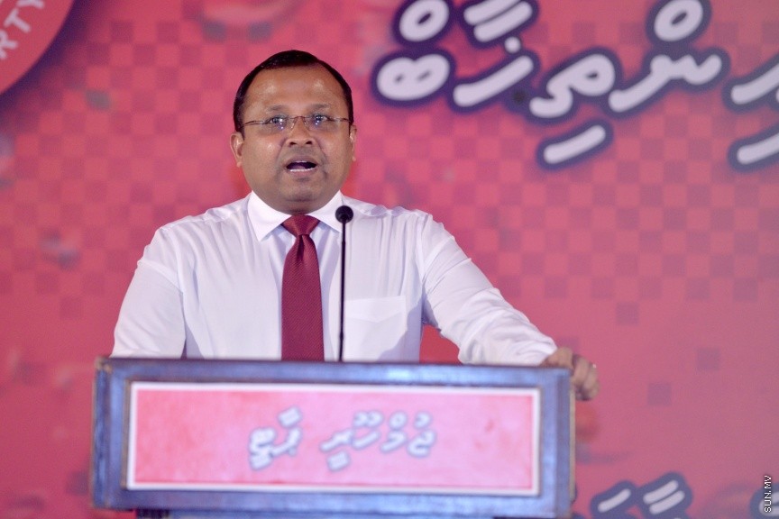 މާޗް 19، 2017: ލޯކަލް ކައުންސިލް އިންތިހާބުގައި ޖުމްހޫރީ ޕާޓީގެ ފަރާތުން ވާދަކުރާ  މެމްބަރުންނަށް ޓިކެޓް ހަވާލުކުރުމަށް ކުނޫޒް ގައި ބޭއްވި ޖަލްސާގެ ތެރެއިން -- ސަން ފޮޓޯ/ ފަޔާޒު މޫސާ