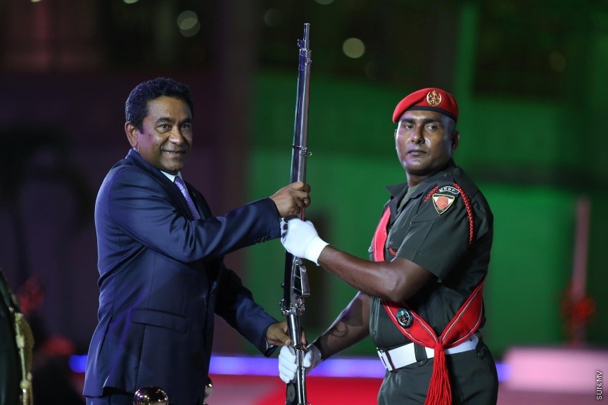 މާޗް 21، 2017: ސިފައިންގެ 12ވަނަ ހެވިކަމުގެ މުބާރަތް ނިންމުމުގެ ގޮތުން ކަޅުތުއްކަލާ ކޮށީގައި ބޭއްވި ރަސްމިއްޔާތުގެ ތެރެއިން -- ސަން ފޮޓޯ/ ފަޔާޒު މޫސާ